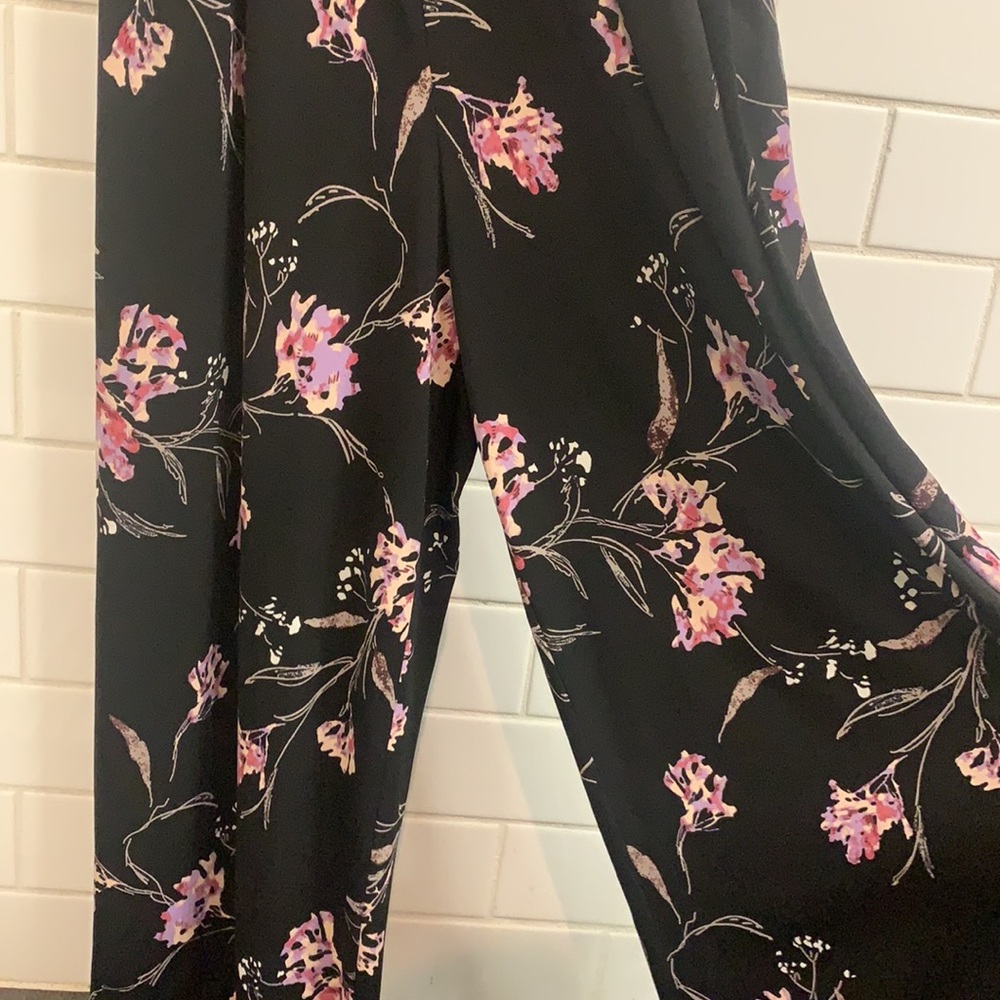 Floral romper/jumpsuit - Picture 2 of 3